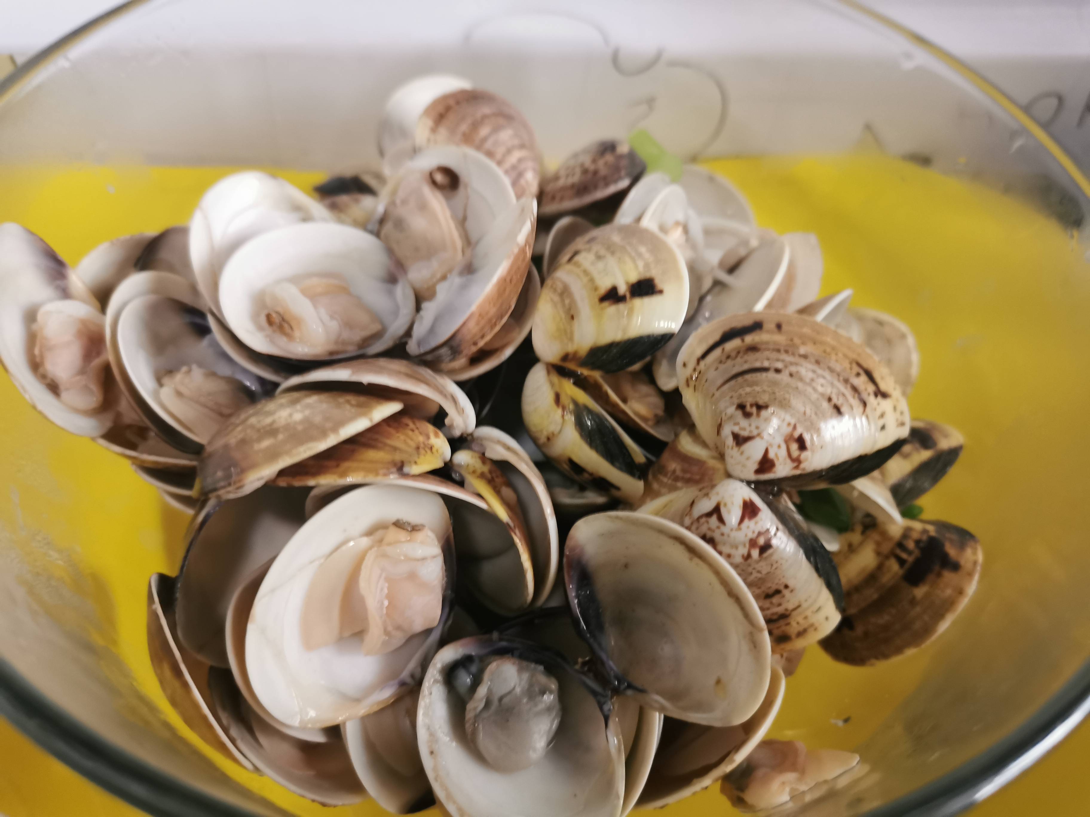 Clams with Salad recipe