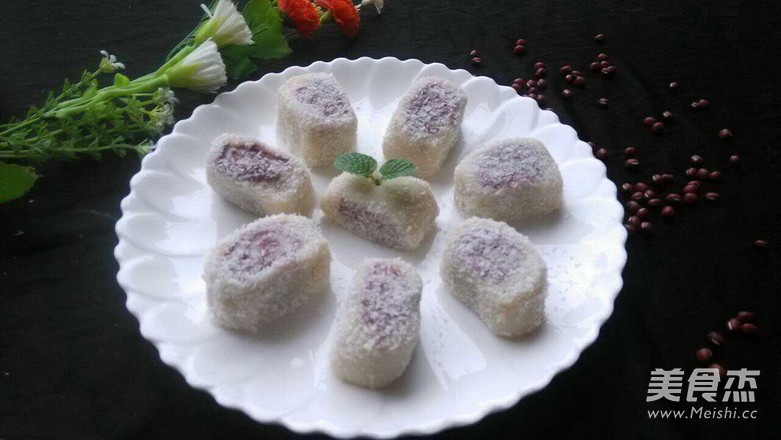 Red Bean Paste with Coconut Glutinous Rice Rolls recipe