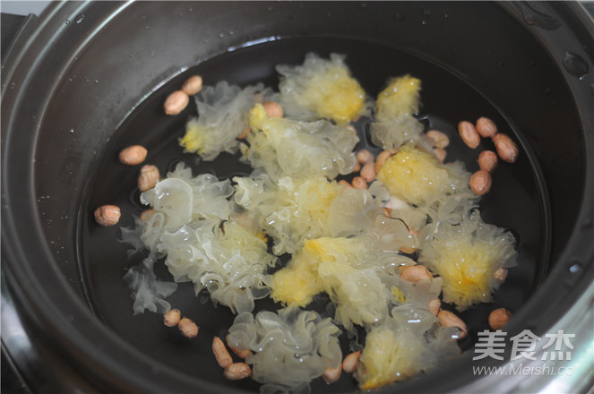 Tremella Pumpkin Soup for Enriching Blood recipe