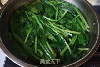 Spinach with Nuts recipe