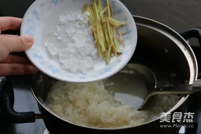 A Good Product for Nourishing Lungs-autumn Pear Cream recipe