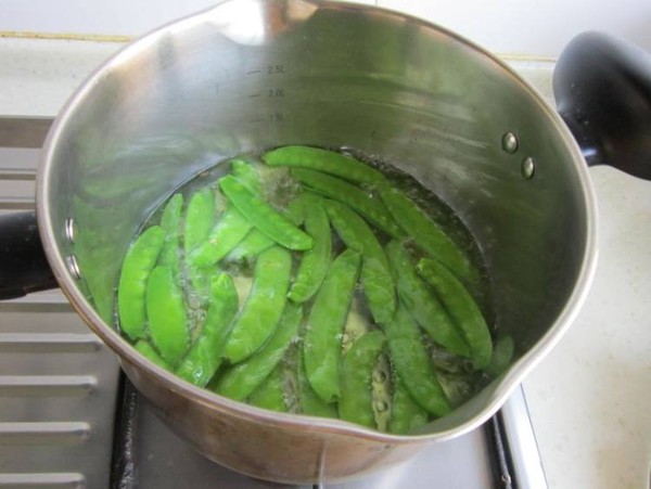 Fried Mushrooms with Snow Peas recipe