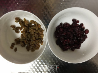 Purple Sweet Potato Raisins, Dried Cranberry European Buns recipe