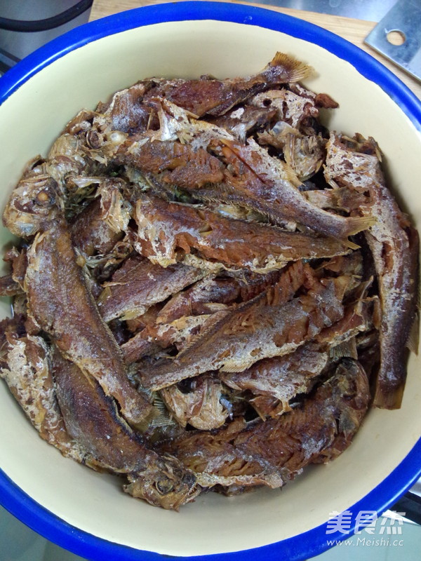 Crispy Braised Small Yellow Croaker recipe