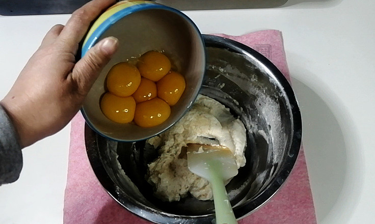 Hot Noodle Method to Make Tender Old-fashioned Cake recipe