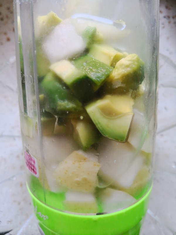 Avocado White Pear Juice recipe