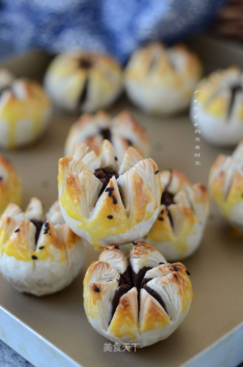 #the 4th Baking Contest and is Love to Eat Festival# Bean Paste and Lotus Flower Crisps recipe