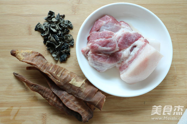 Jiangxi Special Squeezed Bamboo Shoots Dried Pork Bun recipe