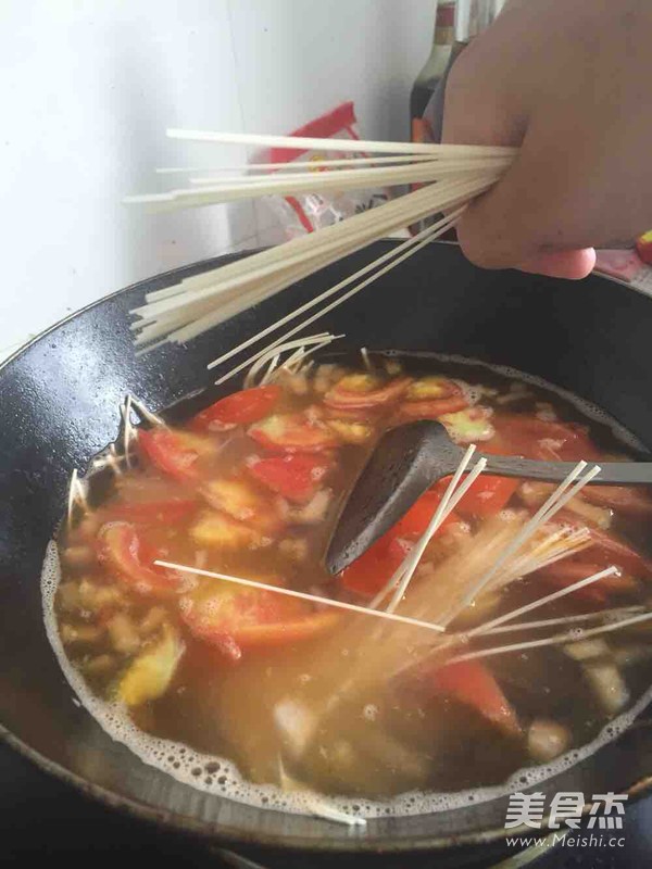 Tomato Ham Egg Noodles. recipe