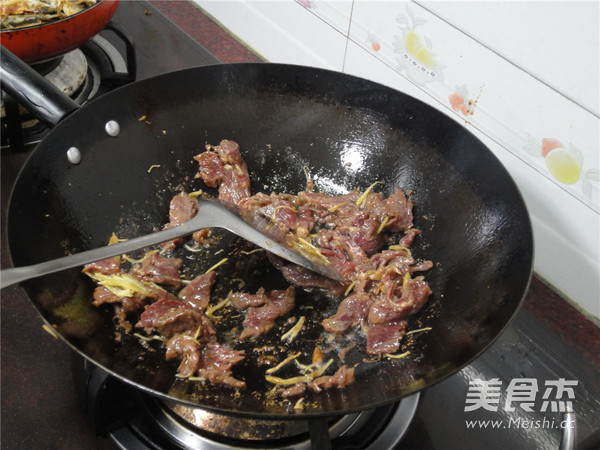 Sour Bamboo Shoots Beef recipe