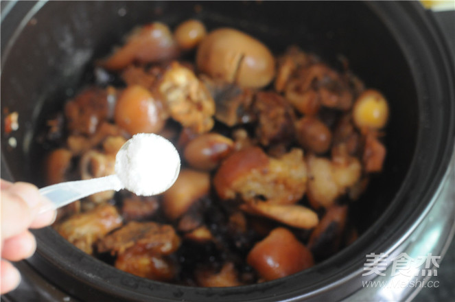 Three Cups of Soy Sauce Pork Trotters recipe