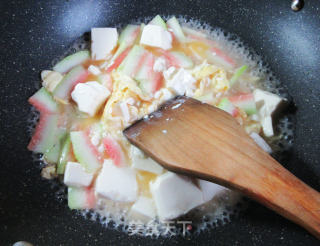 Tofu with Egg and Watermelon Peel recipe