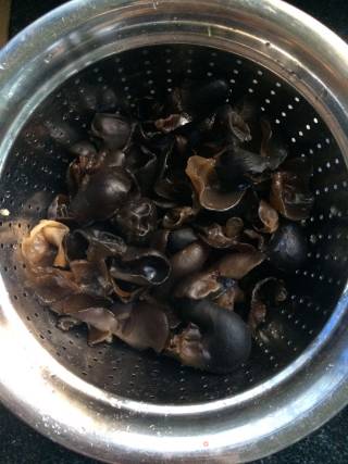 Broccoli with Fungus recipe