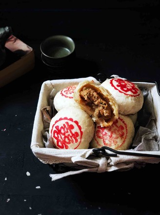 Juicy and Delicious Soviet-style Meat Mooncakes