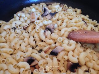 Macaroni with Mushrooms and Shallot recipe