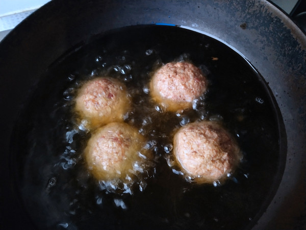 Steamed Beef Lion Head recipe