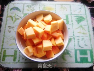 Sweet Soup with Papaya, Red Bean and Longan recipe