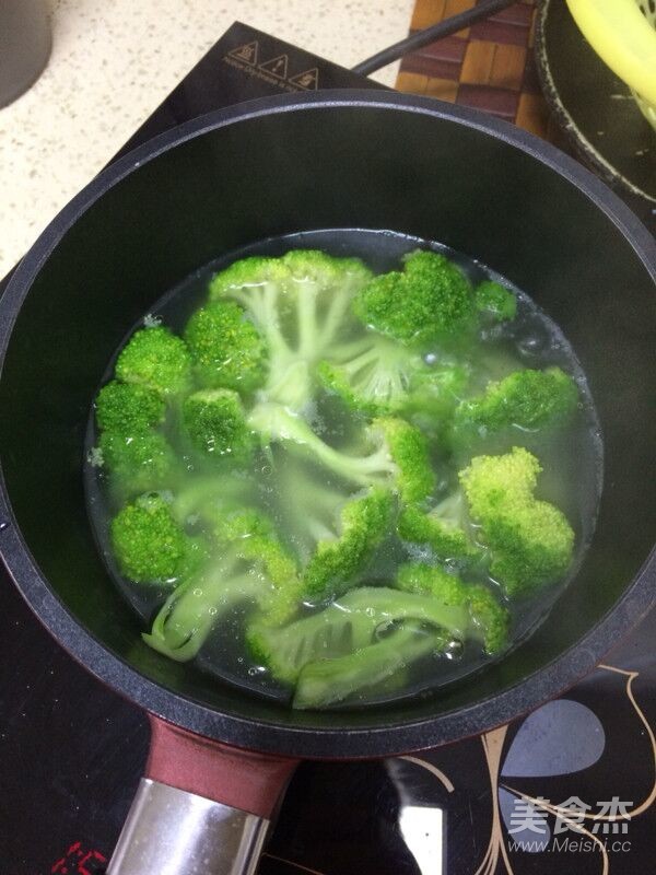 Sea Cucumber Stewed Broccoli recipe