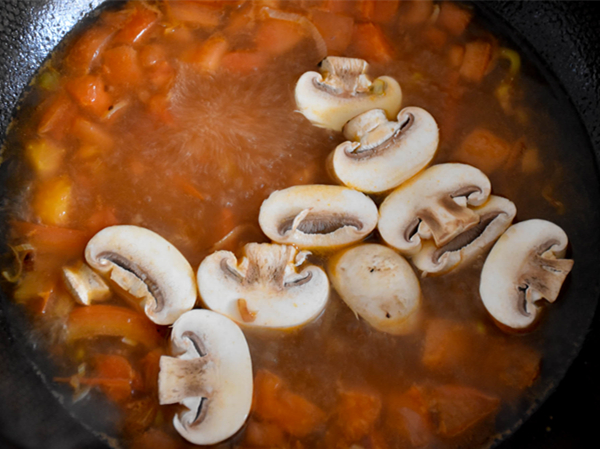 #中卓牛骨汤面# Instant Noodles with Tomato and Mushroom recipe