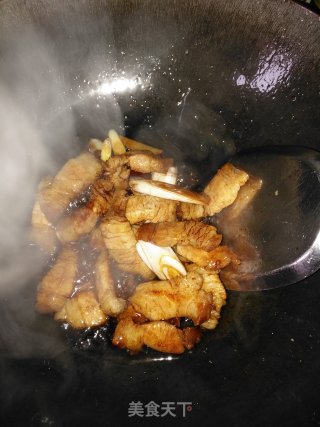 Pork with Quail Egg and Mushroom recipe