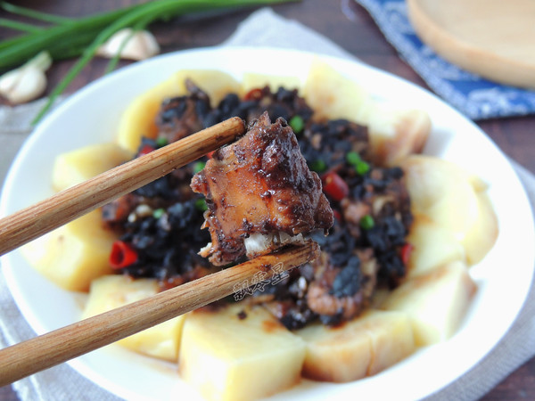 Steamed Pork Ribs with Tempeh and Potatoes recipe