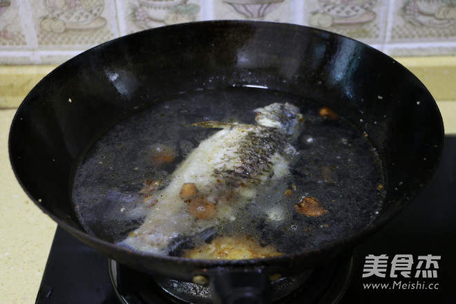 Carp Soup with Shredded Radish recipe