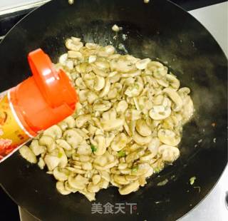 Stir-fried Pork Belly with Bisporus Mushroom recipe