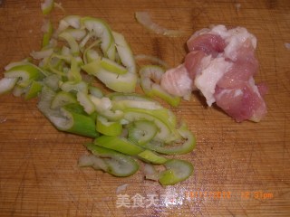 Stir-fried Mushrooms with Green Pepper recipe