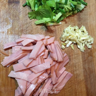 Fried Noodles with Egg and Ham recipe