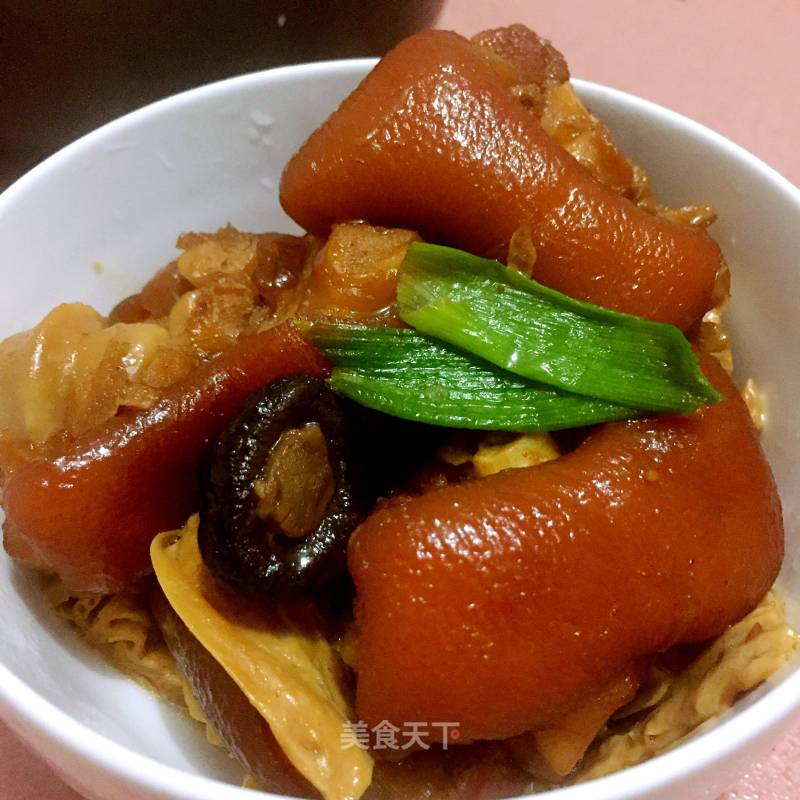 Simple Braised Pork Knuckles recipe