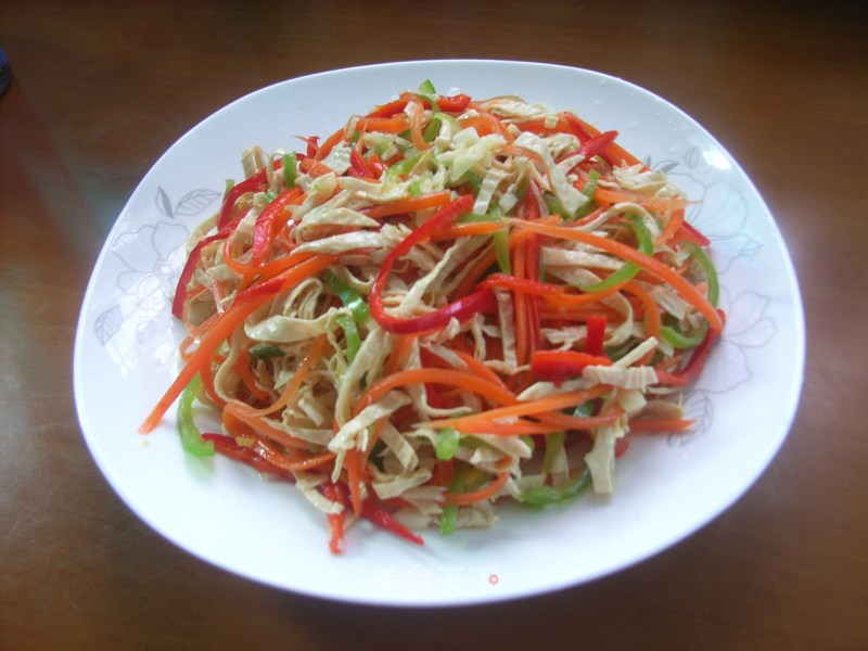 Tofu Skin Mixed with Three Shreds recipe