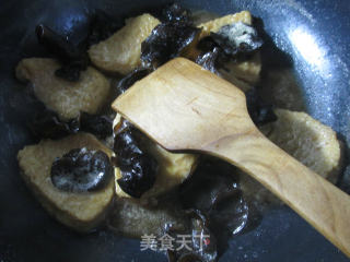 Grilled Fresh Vegetarian Chicken with Black Fungus recipe