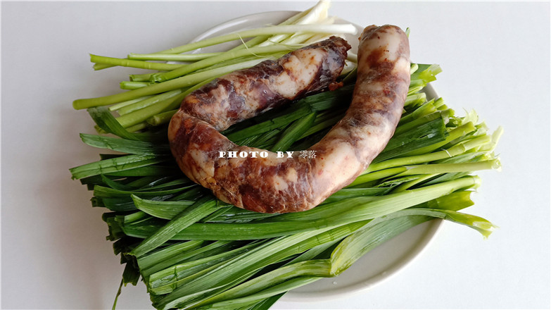 Stir-fried Sausage with Garlic recipe