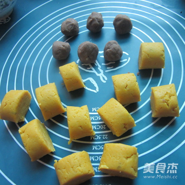 Bean Paste Mooncake recipe