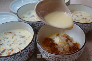 Peach Gum and Snow Lotus Seed Milk Stewed Eggs-special Custard Custard recipe