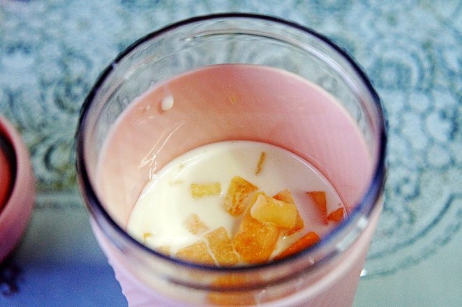 Fresh Peach Mango Milkshake recipe