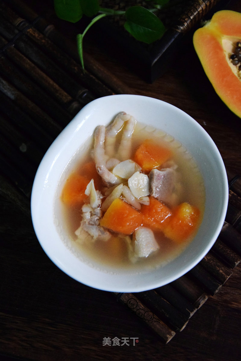 Stewed Chicken Feet with Papaya and Lily recipe