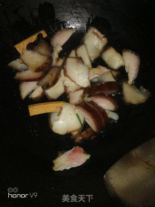 Stir-fried Bacon and Lettuce recipe