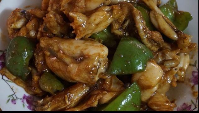 Stir-fried Bullfrog with Green Peppers recipe