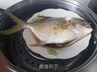 Steamed Golden Pomfret recipe