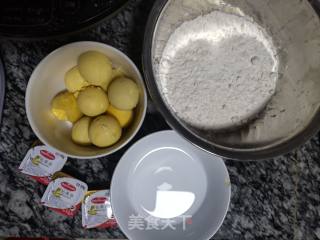 Cooked Egg Yolk Biscuits recipe