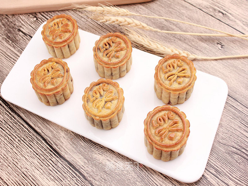Classic Cantonese Bean Paste Mooncake recipe