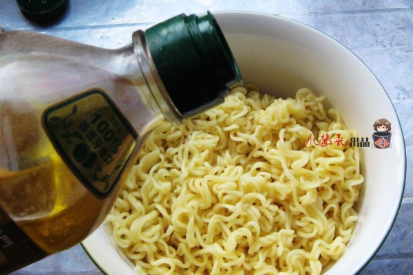 Laotan Sauerkraut Instant Noodles with Beans recipe