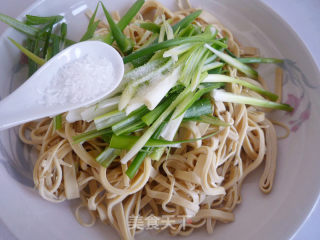 Scallion Mixed with Bean Curd recipe