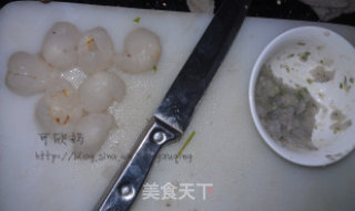 Lychee Shrimp Balls-fruits Can Also be Served on The Table recipe
