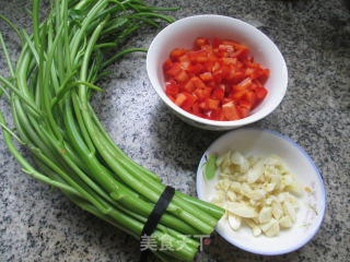 Stir-fried Convolvulus with Red Pepper recipe