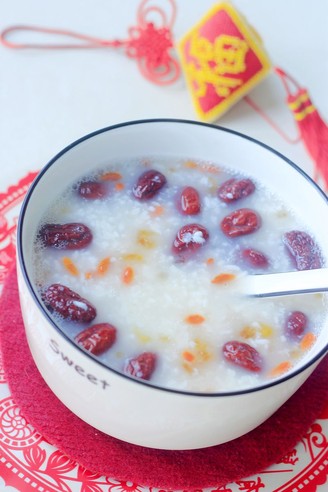 Red Dates and Peach Gum Soup