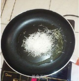 Fried Noodles with Shredded Coconut Salad recipe