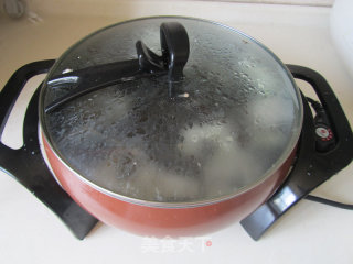 Yam and Fungus Pork Ribs Soup recipe