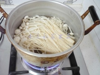 Jellyfish Mixed with Golden Needles recipe